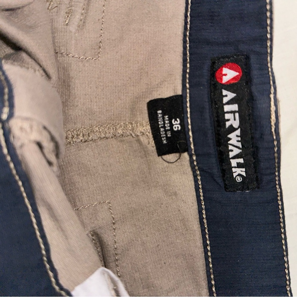Men’s Y2K Cargo AIRWALK Shorts! Tan Cargo Shorts for Men - Picture 8 of 16